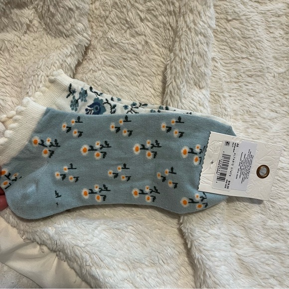 NEW Altar’d State Floral Socks - 2 pairs NWT Cottagecore Cozy Socks - Picture 3 of 4